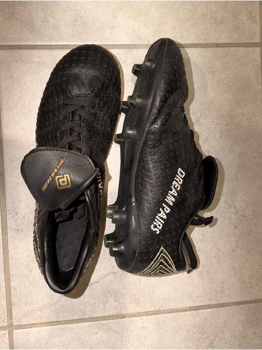 Dream Pairs Black Soccer Cleats size 6.5